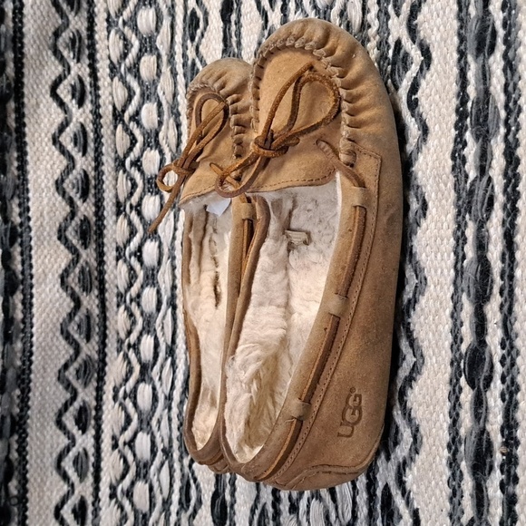 UGG LEATHER LOAFER IN TAN - Picture 4 of 11